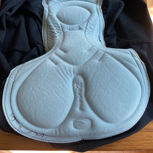 Sugoi cushion bike short/liner - bring comfort to your long rides. EUC. - Picture 4 of 4